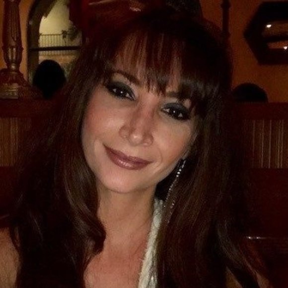 Meet your Posher, Carleigh - Picture 1 of 1